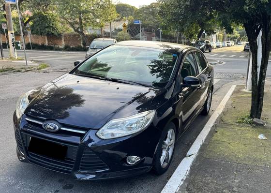 FORD FOCUS 2.0 SE PLUS SEDAN 16V FLEX 4P POWERSHIFT FORD FOCUS 2.0 SE PLUS SEDAN 16V FLEX 4P POWERSHIFT